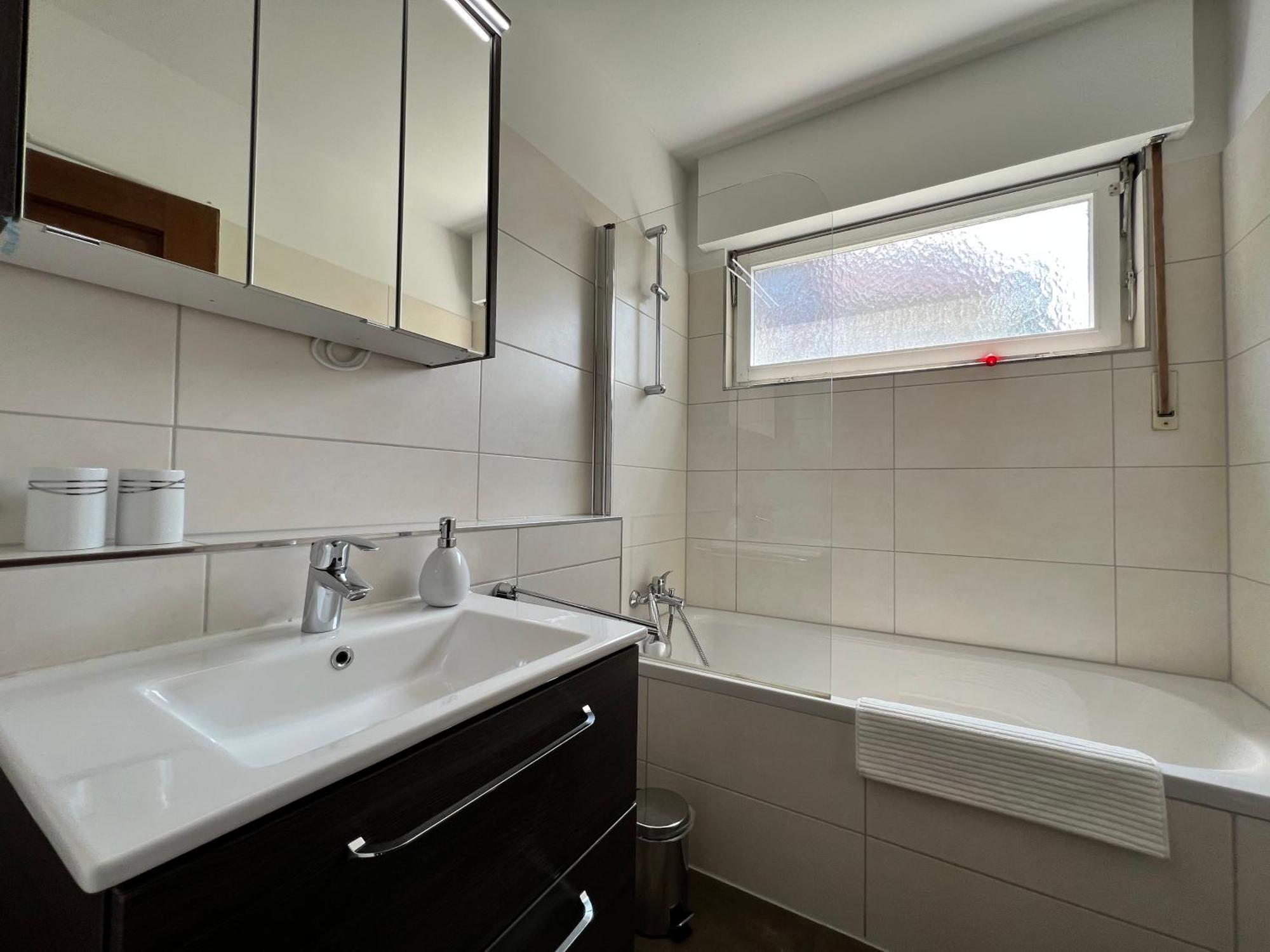 Ferienhaus Wellnesshuette Mit Aussenwhirlpool Und Herrlichem See-Und Alpenblick อูเบอร์ลิงเงน ภายนอก รูปภาพ