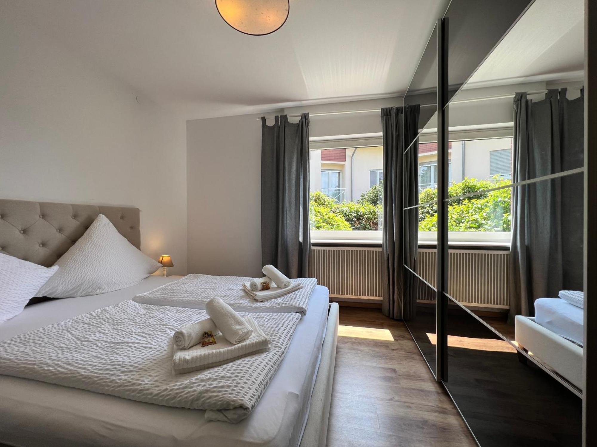 Ferienhaus Wellnesshuette Mit Aussenwhirlpool Und Herrlichem See-Und Alpenblick อูเบอร์ลิงเงน ภายนอก รูปภาพ